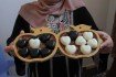 "أسماء" تصنع الصابون لعلاج ابنتها