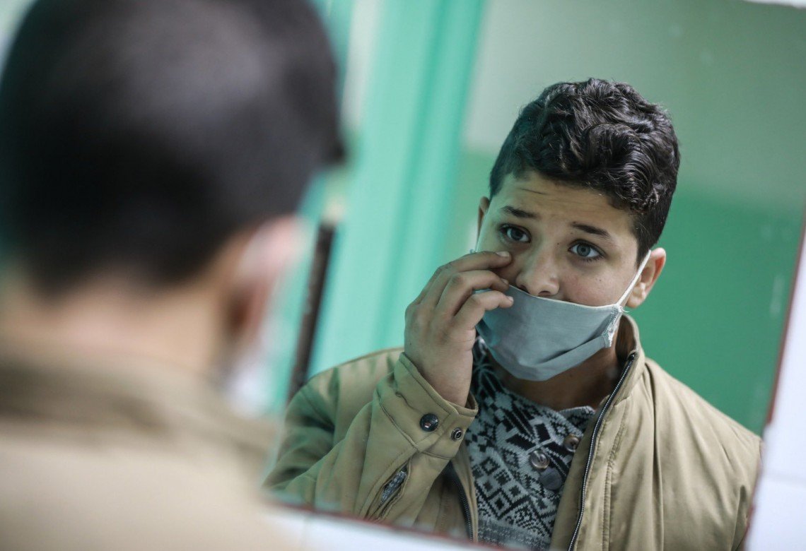 قصة مصورة: العين الصناعية والإكتمال الناقص