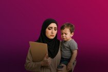 غياب القانون يدفع النساء للتحكيم العرفي  