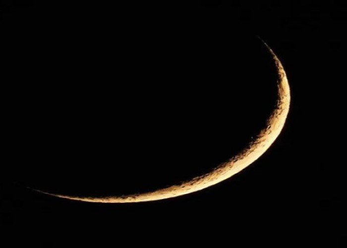 موعد عيد الفطر 2025.. مركز الفلك الدولي يكشف حقيقة رؤية الهلال