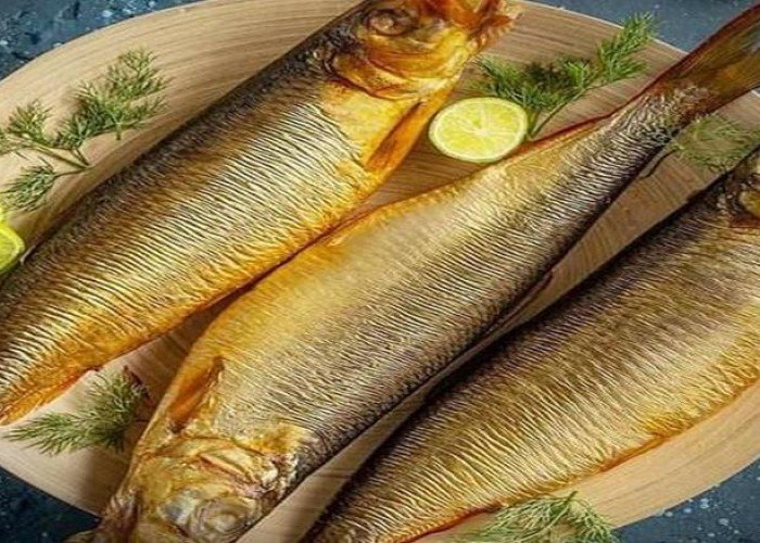 تجنب التسمم الغذائي في شم النسيم..  4 أخطاء شائعة عند تناول الفسيخ والرنجة