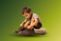 حُفاة الأقدام.. عن الحرمان من نعمة الحذاء