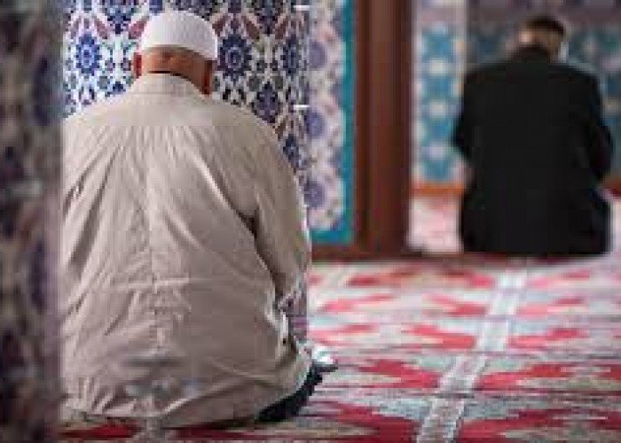 ما الفرق بين صلاة التراويح والتهجد وقيام الليل؟ الأزهر يوضح
